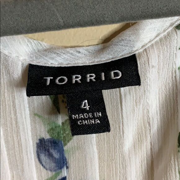 Torrid White Sheer Blueberry Print Tank Top - Picture 5 of 6